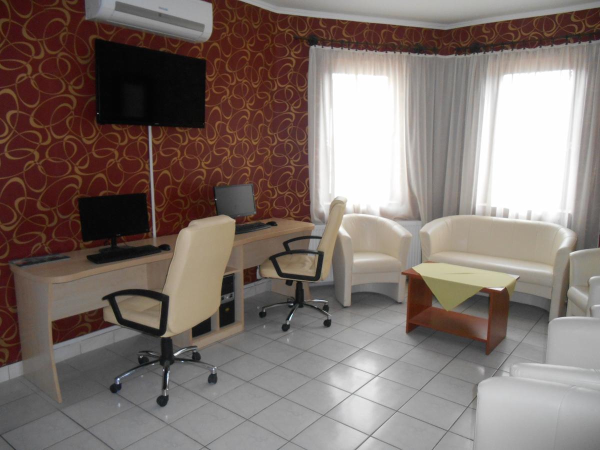 Holdfeny Hotel Forro Luaran gambar