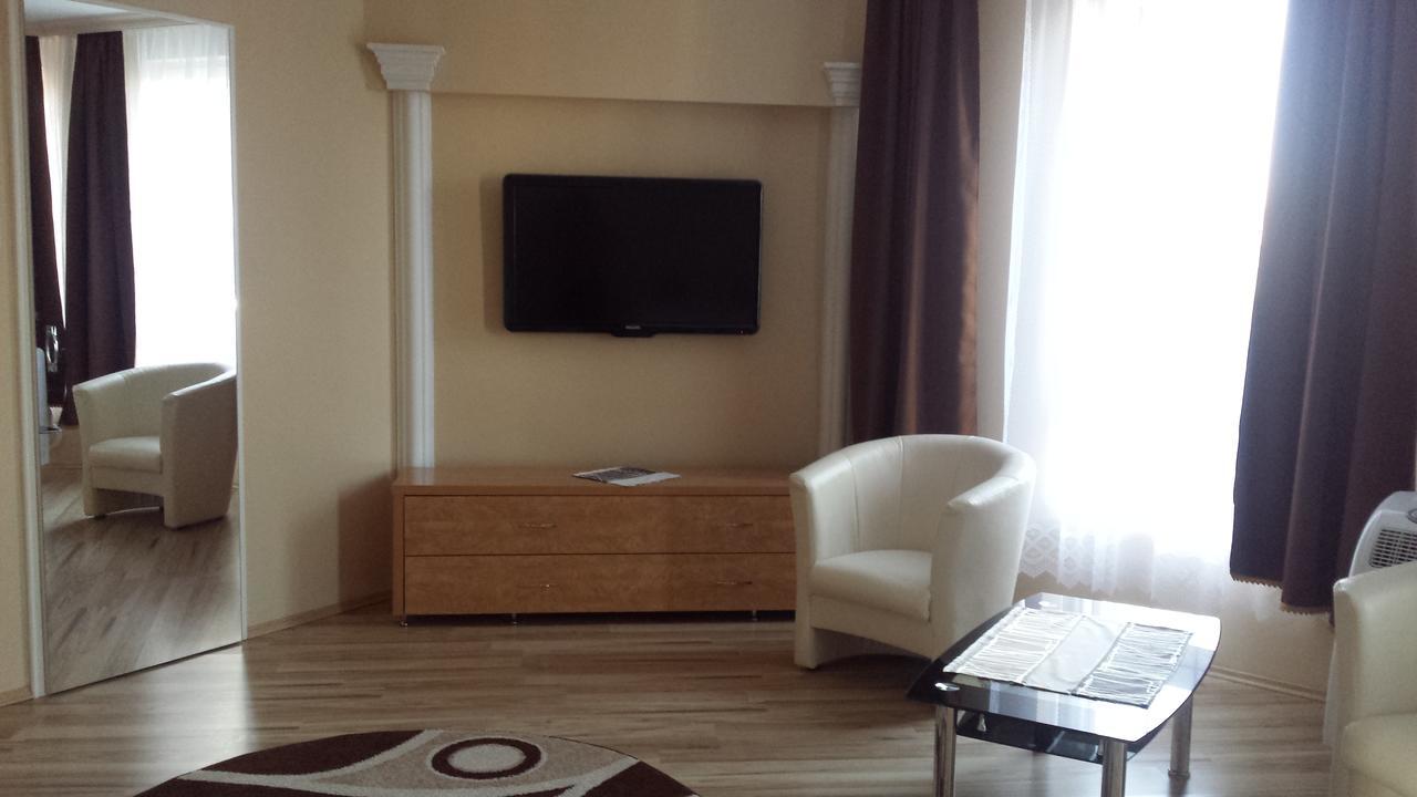 Holdfeny Hotel Forro Luaran gambar