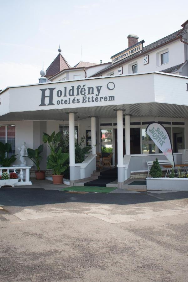 Holdfeny Hotel Forro Luaran gambar